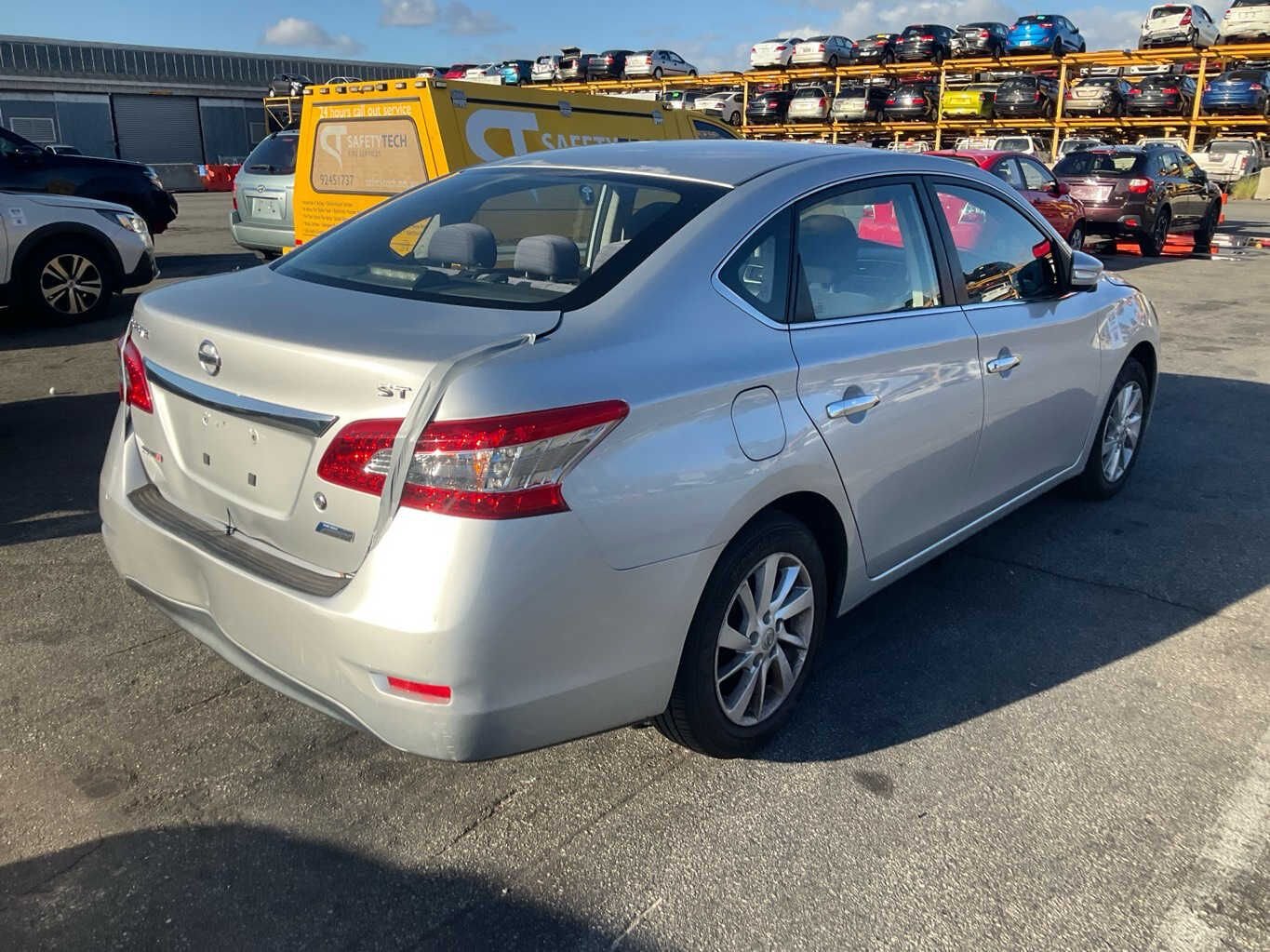 2014 Nissan Pulsar ST B17Sedan 
Nissan
Pulsar