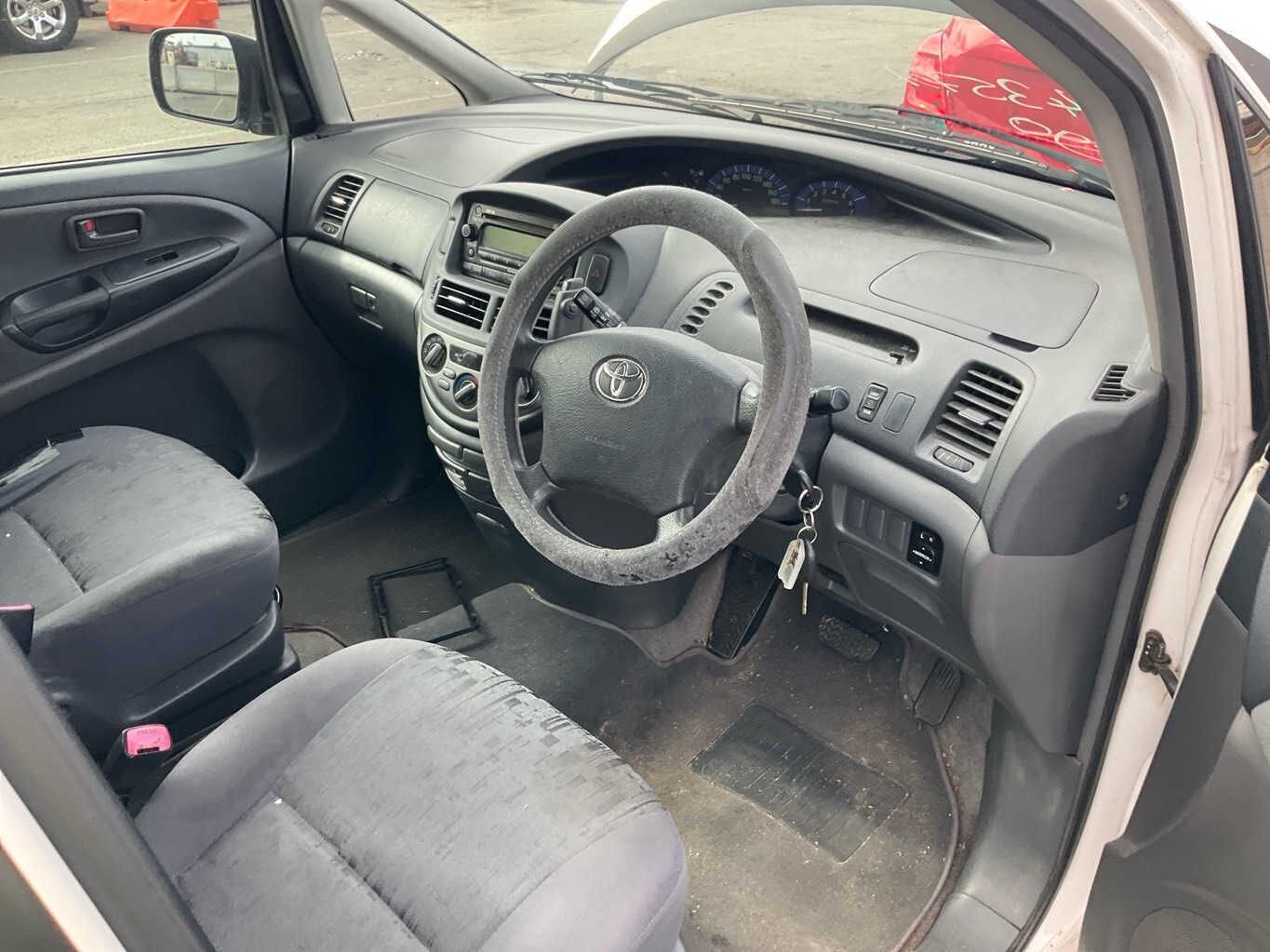 2005 Toyota Tarago GLi R30