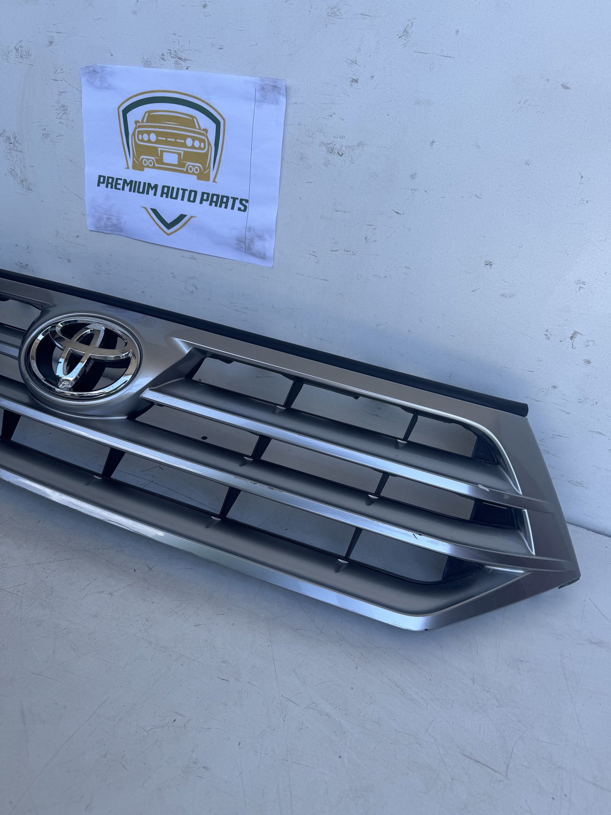 2007-2014 Toyota Kluger U40 SUV Grille 53111-48110