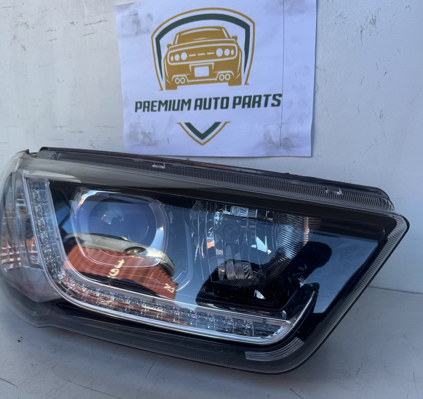 2018   Right Headlight