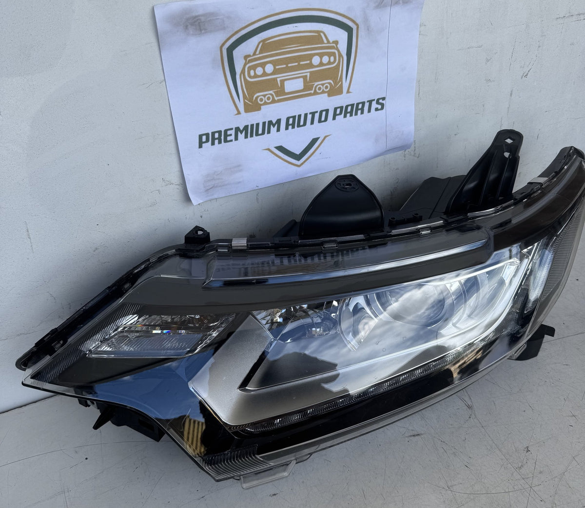 2017 Mitsubishi Outlander GF*W Station Wagon Left Headlight