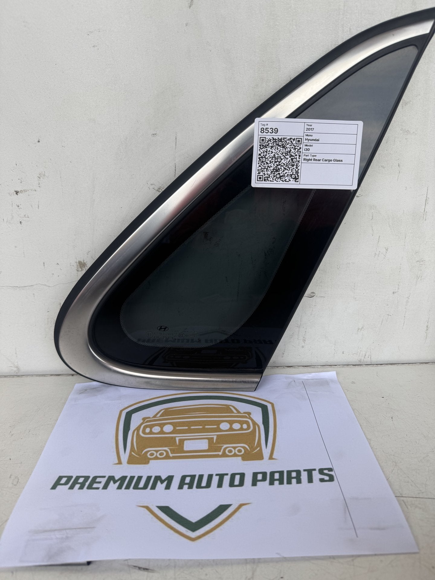 2017 Hyundai i30 Hatchback Right Rear Cargo Glass
