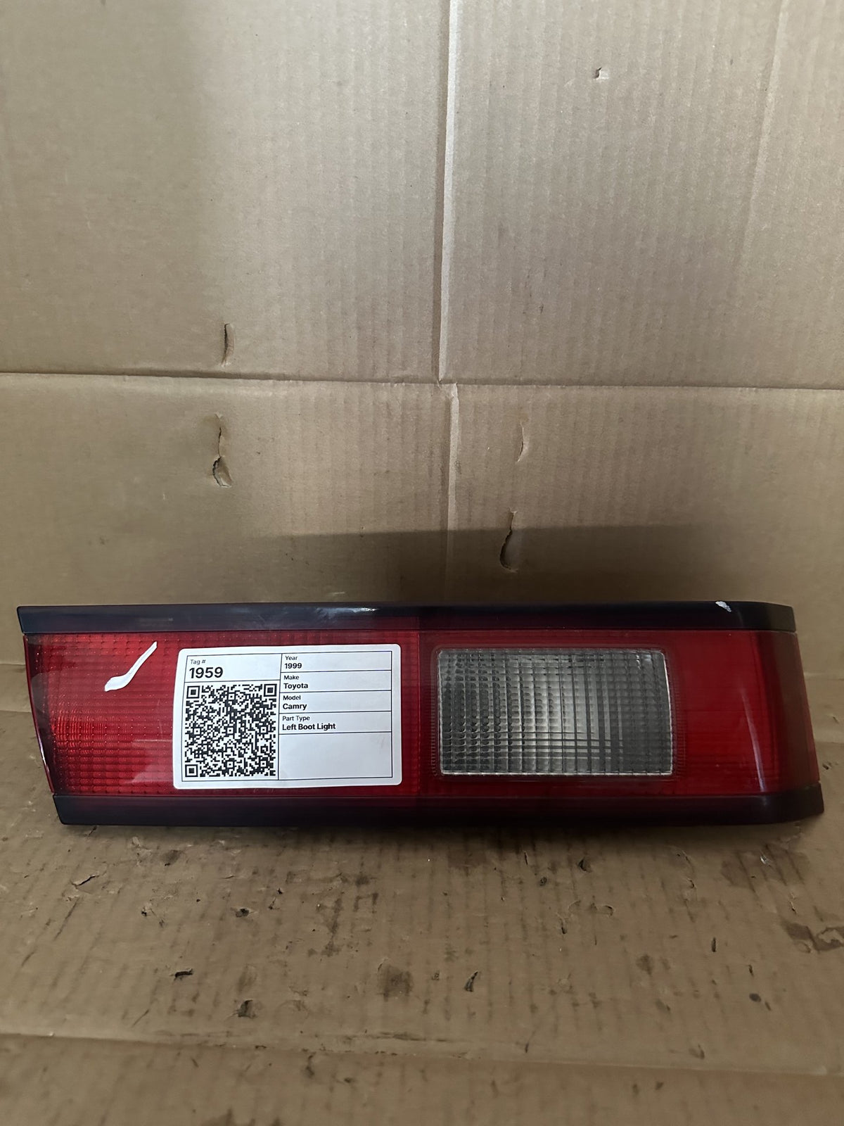 1999 Toyota Camry XV20 MCV20R Touring - Left Boot Light