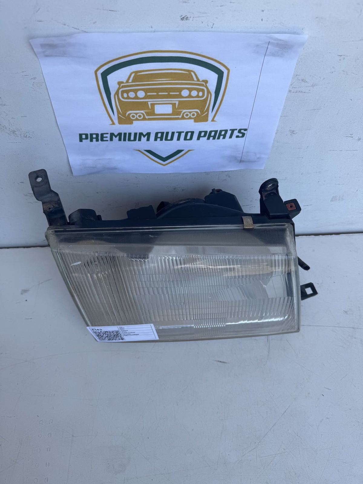 1999 Toyota Land Cruiser Station Wagon Right Headlight KOITO 60-91
