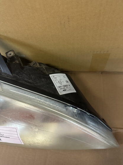 2006 Ford Focus Focus Ls Hatchback Right Headlight 4M5113K060