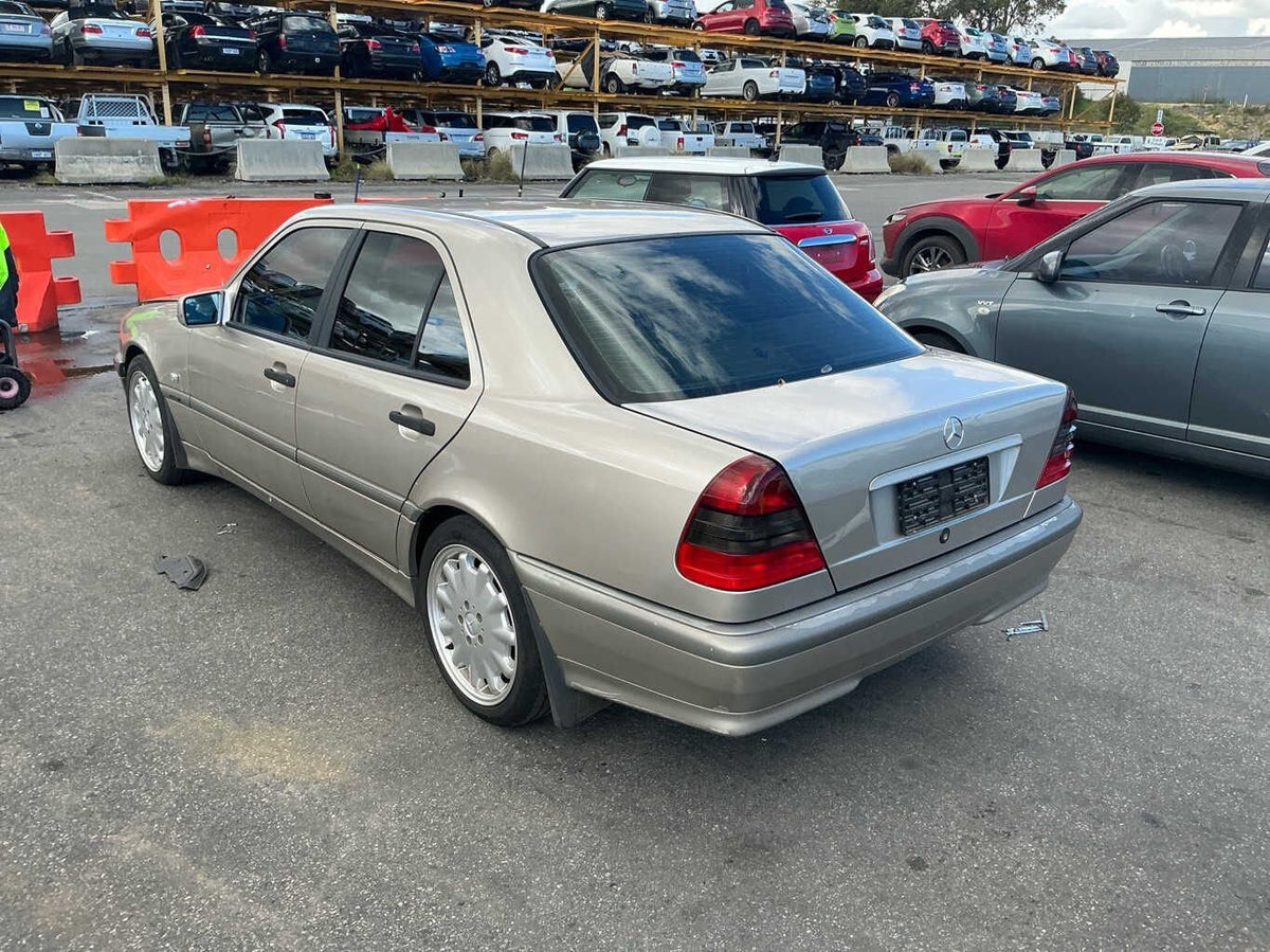2000 Mercedes-Benz C-Class