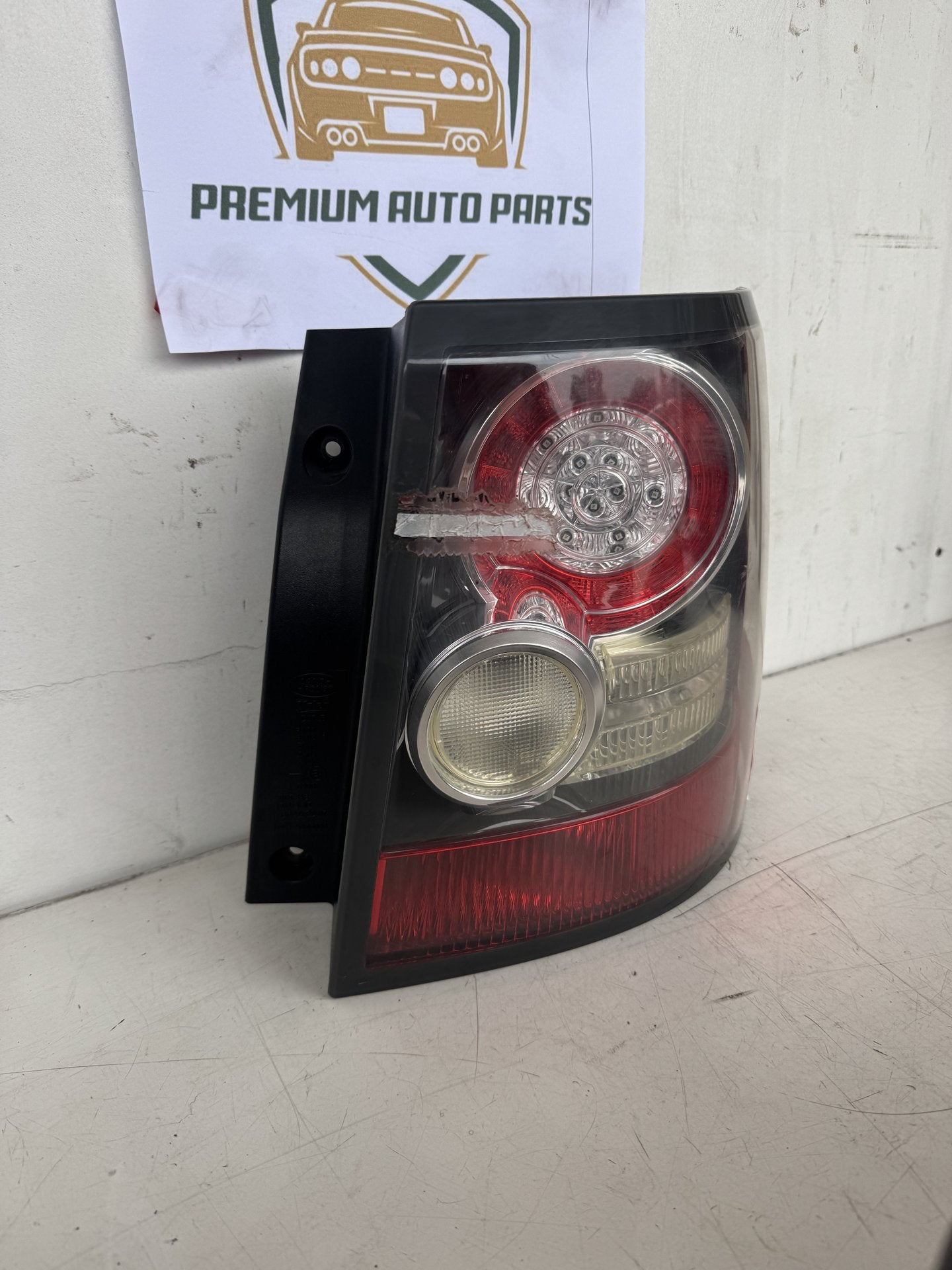 2011 Land Rover Land Rover Station Wagon Right Taillight