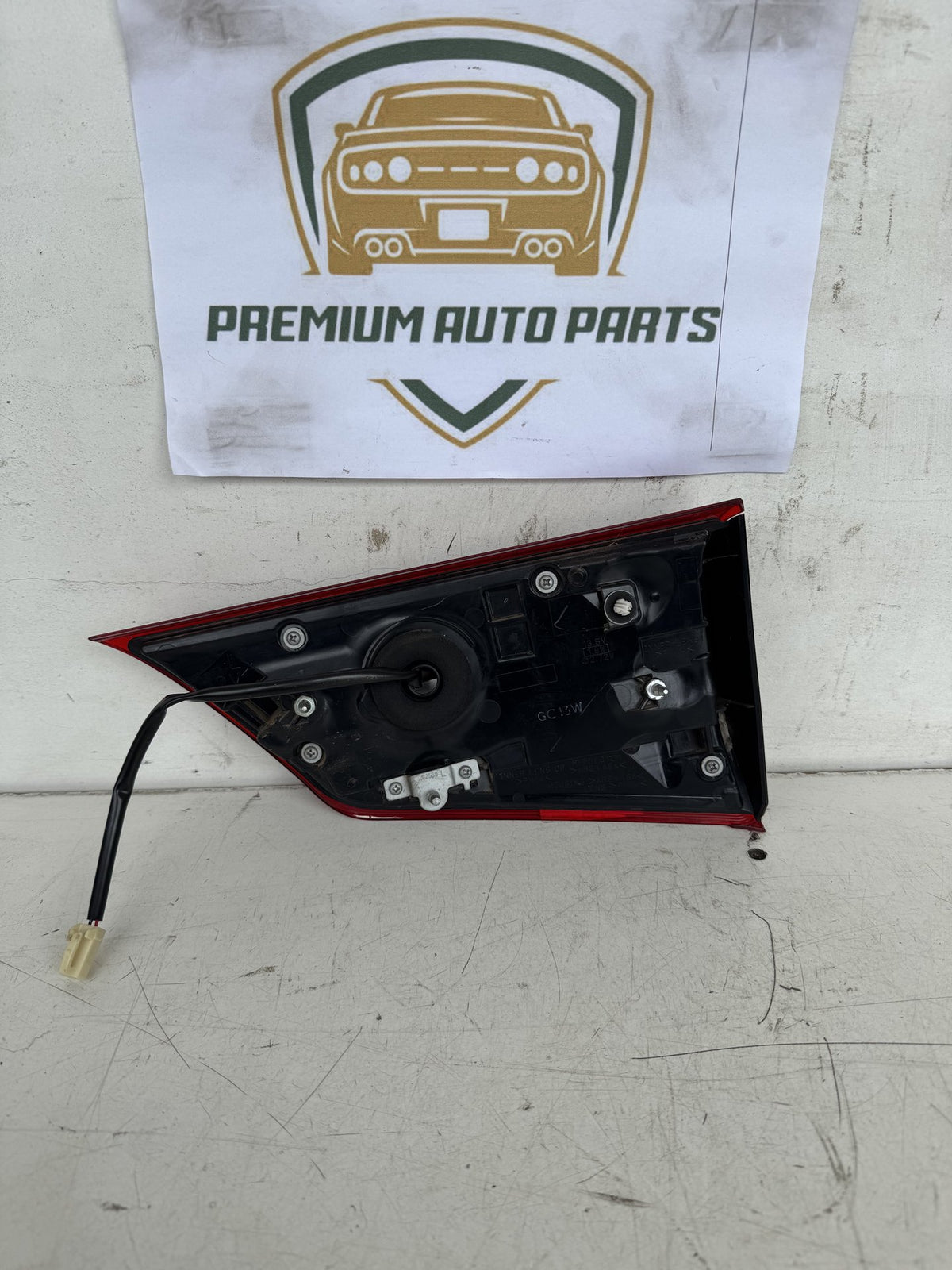 2017 Mitsubishi Outlander GF*W Station Wagon Left Bootlid Light