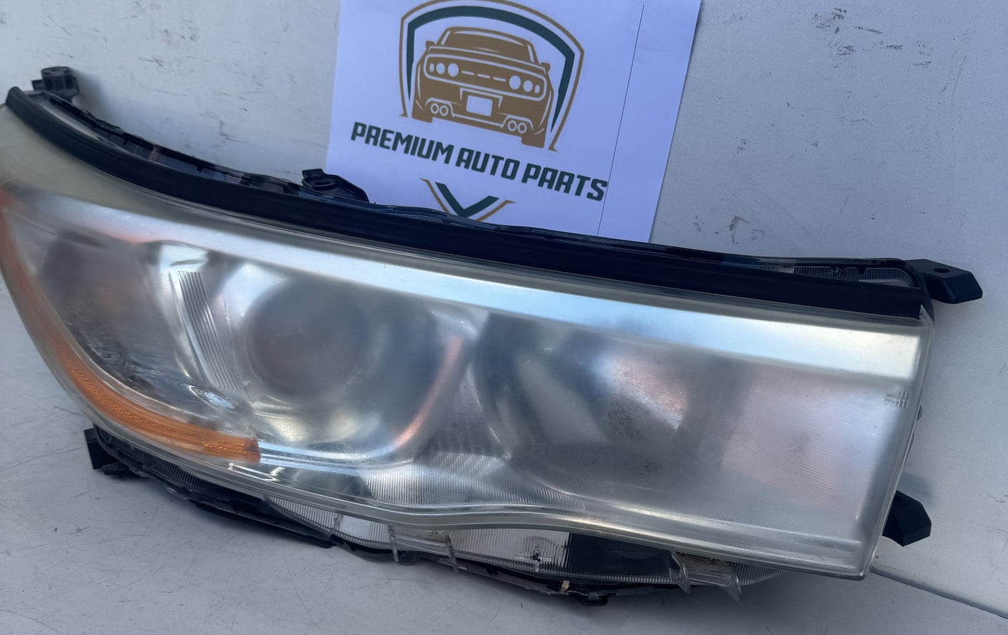 2015  U50 Right Headlight