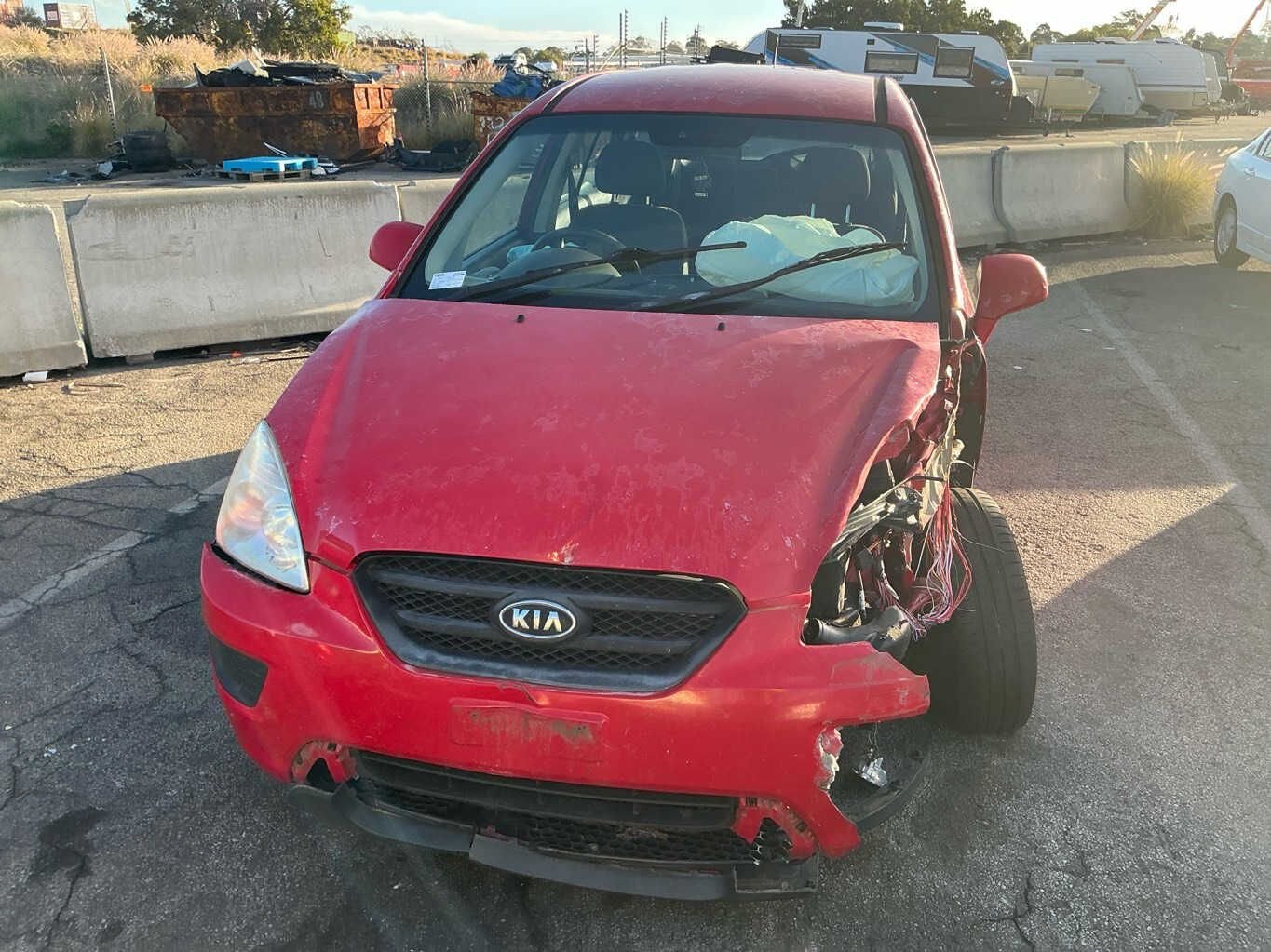 2010 Kia Rondo  III UNStation Wagon 
Kia
Rondo