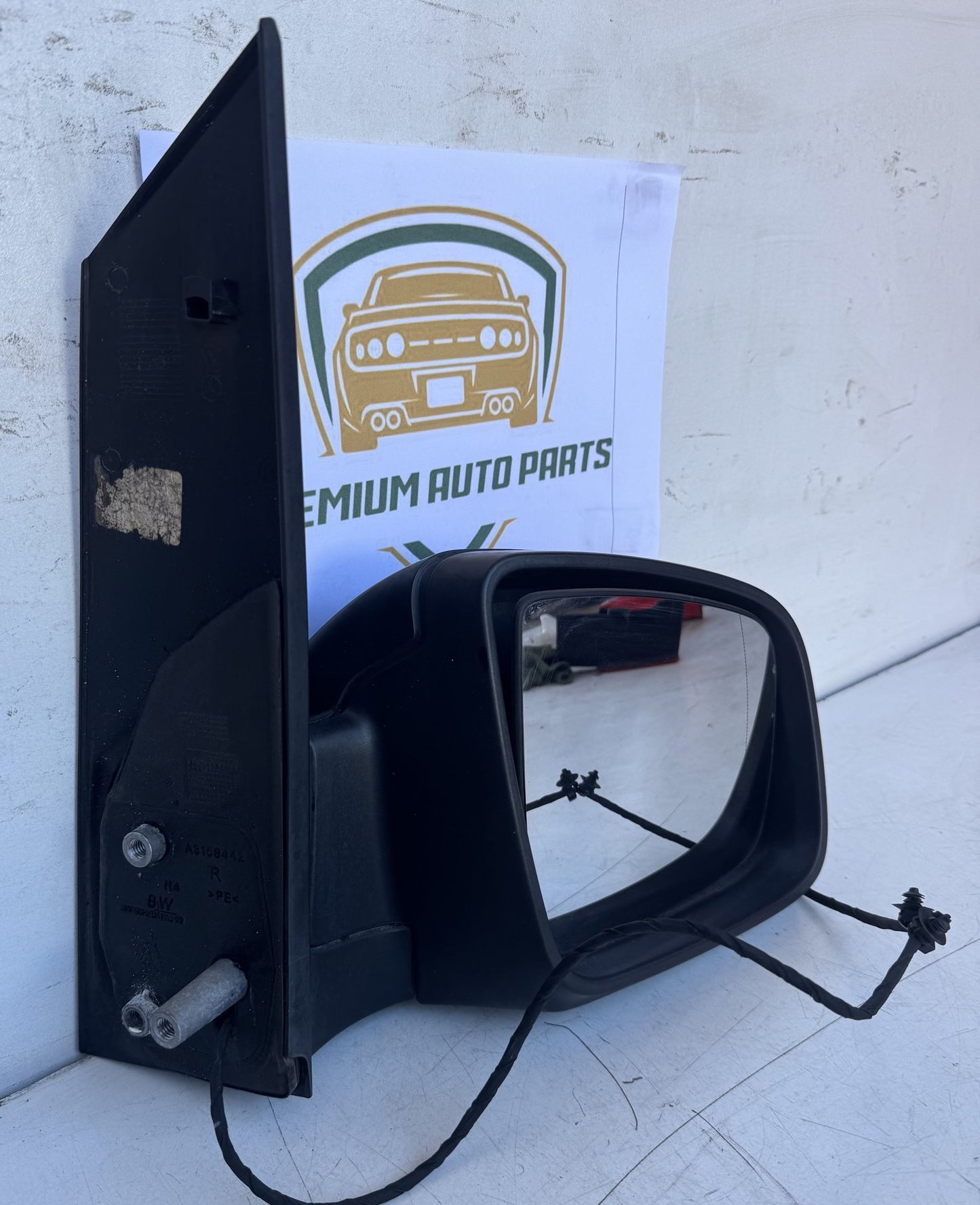 2011  V-Class W639 Right Door Mirror