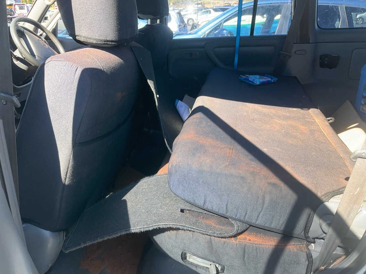 2001 Toyota Land Cruiser J100