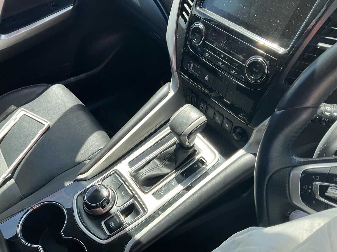 2018 Mitsubishi Pajero  QEStation Wagon 
Mitsubishi
Pajero