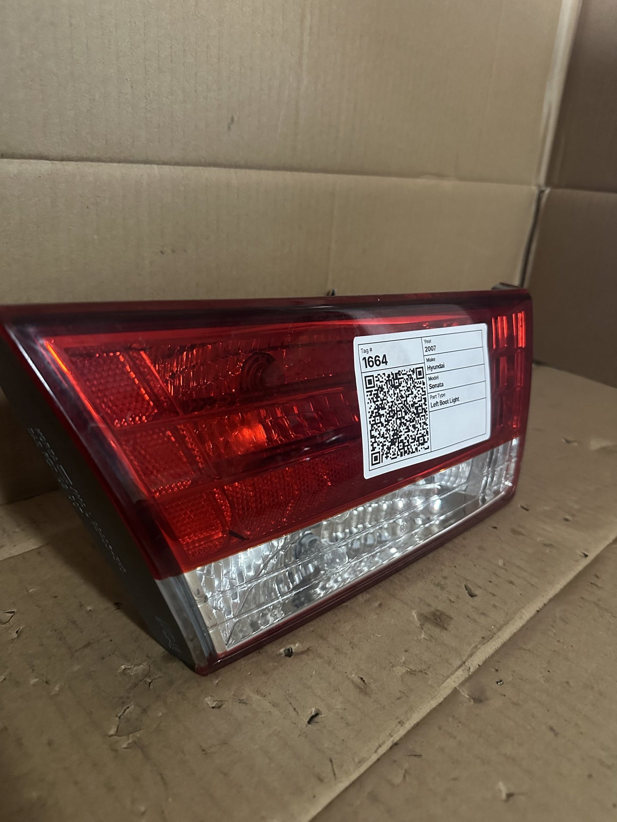 2007 Hyundai Sonata NF - Left Boot Light