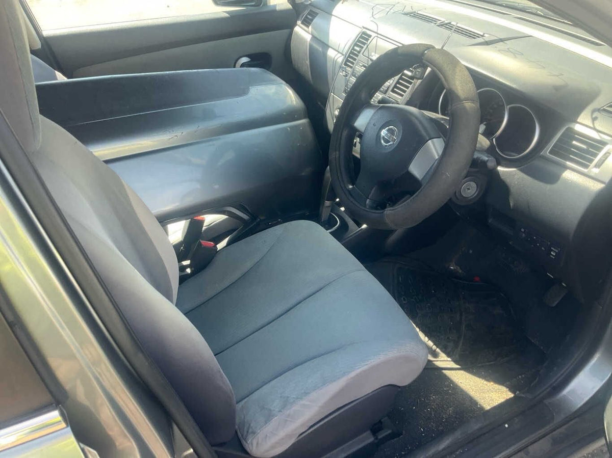 2006 Nissan Tiida ST C11