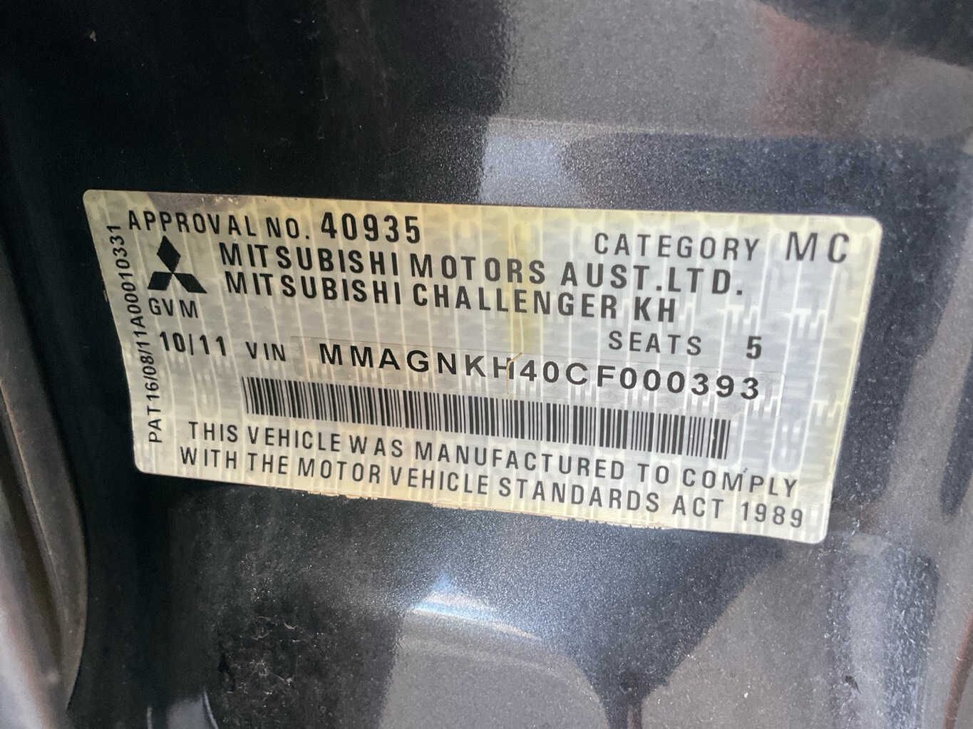 2011 Mitsubishi Challenger PB