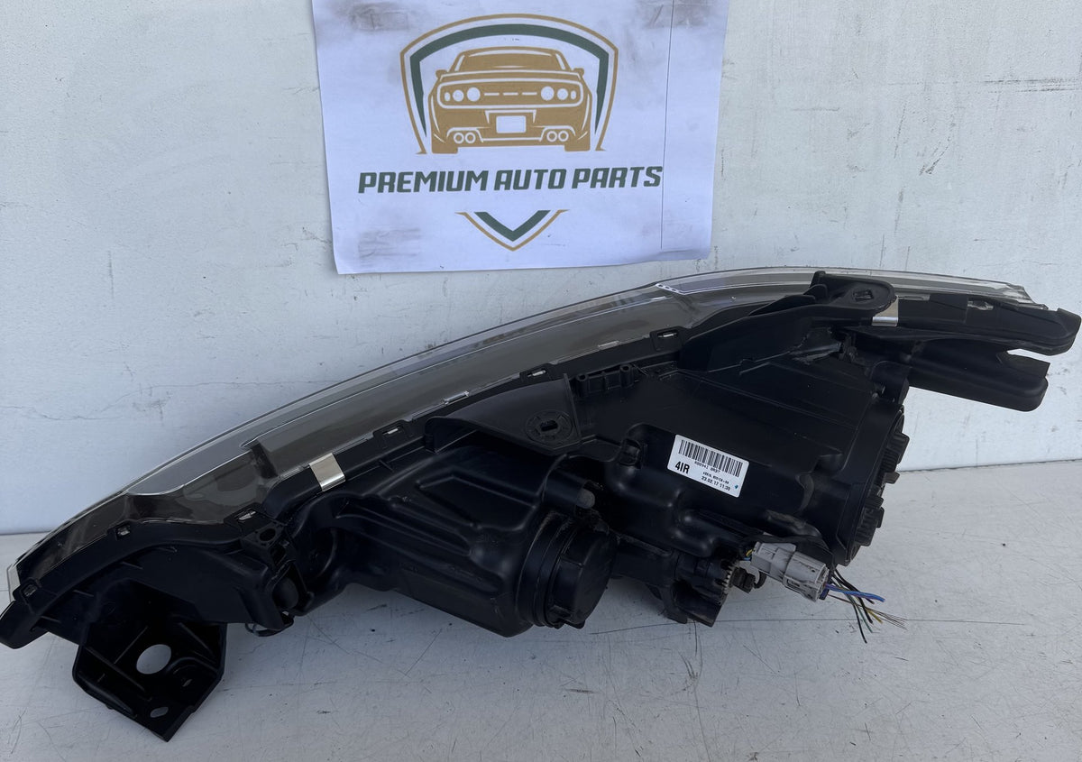 2017 Mitsubishi Outlander GF*W Station Wagon Right Headlight