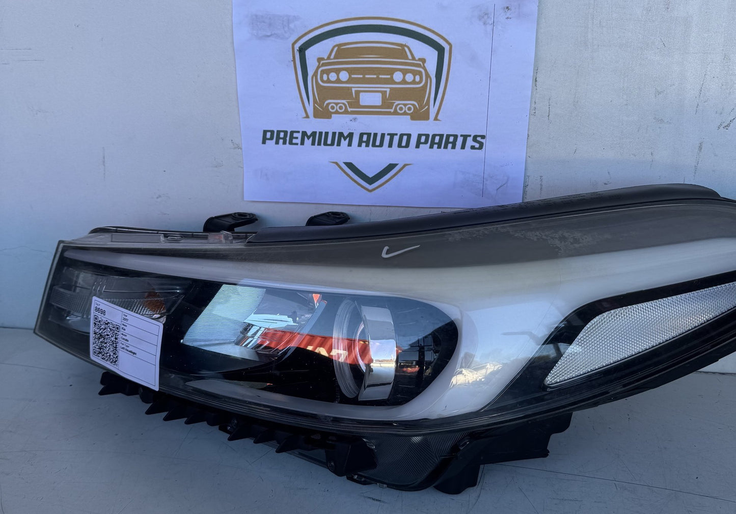 2017 Kia Cerato YD Hatchback Left Headlight