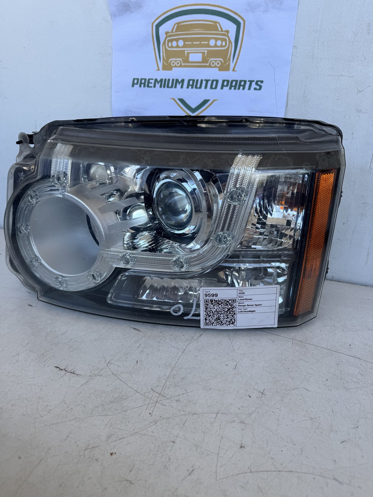 2010 Land Rover Range Rover Sport Station Wagon Left Headlight