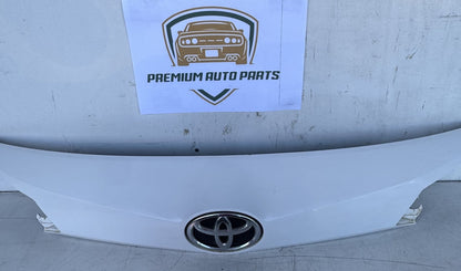 2017 Toyota RAV4 Station Wagon Grille