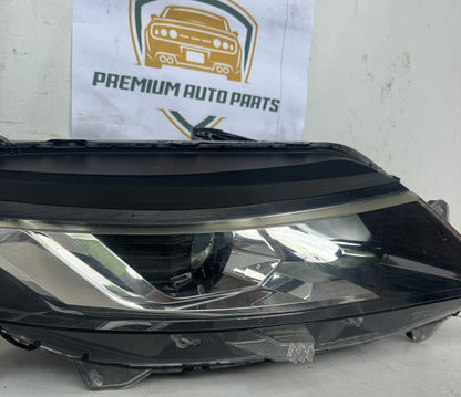 2019   Right Headlight