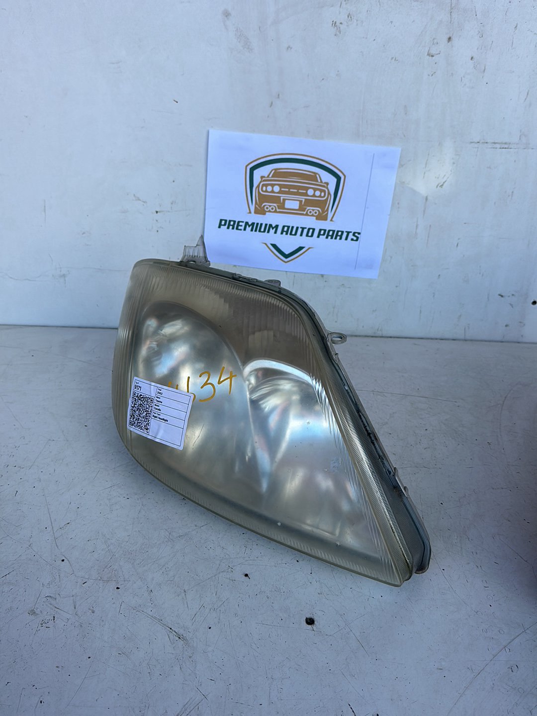 2002 Toyota Corolla E120 Sedan Right Headlight
