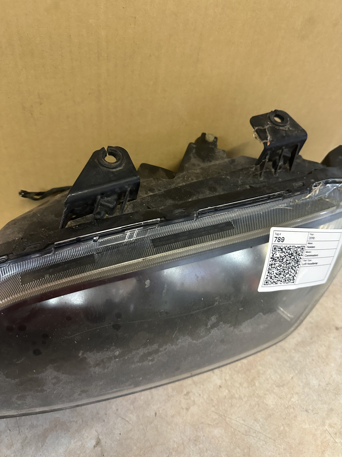 2010 Holden Commodore Commodore Left Headlight