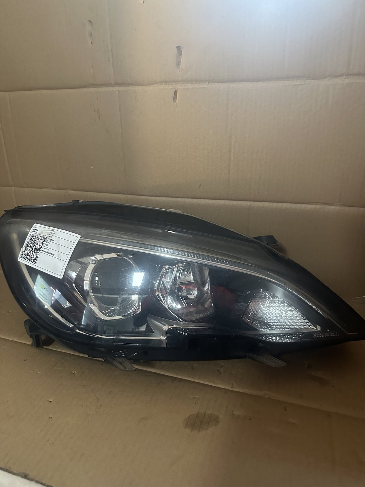 2017 Peugeot 308 II T9 Hatchback Right Headlight 01HCR