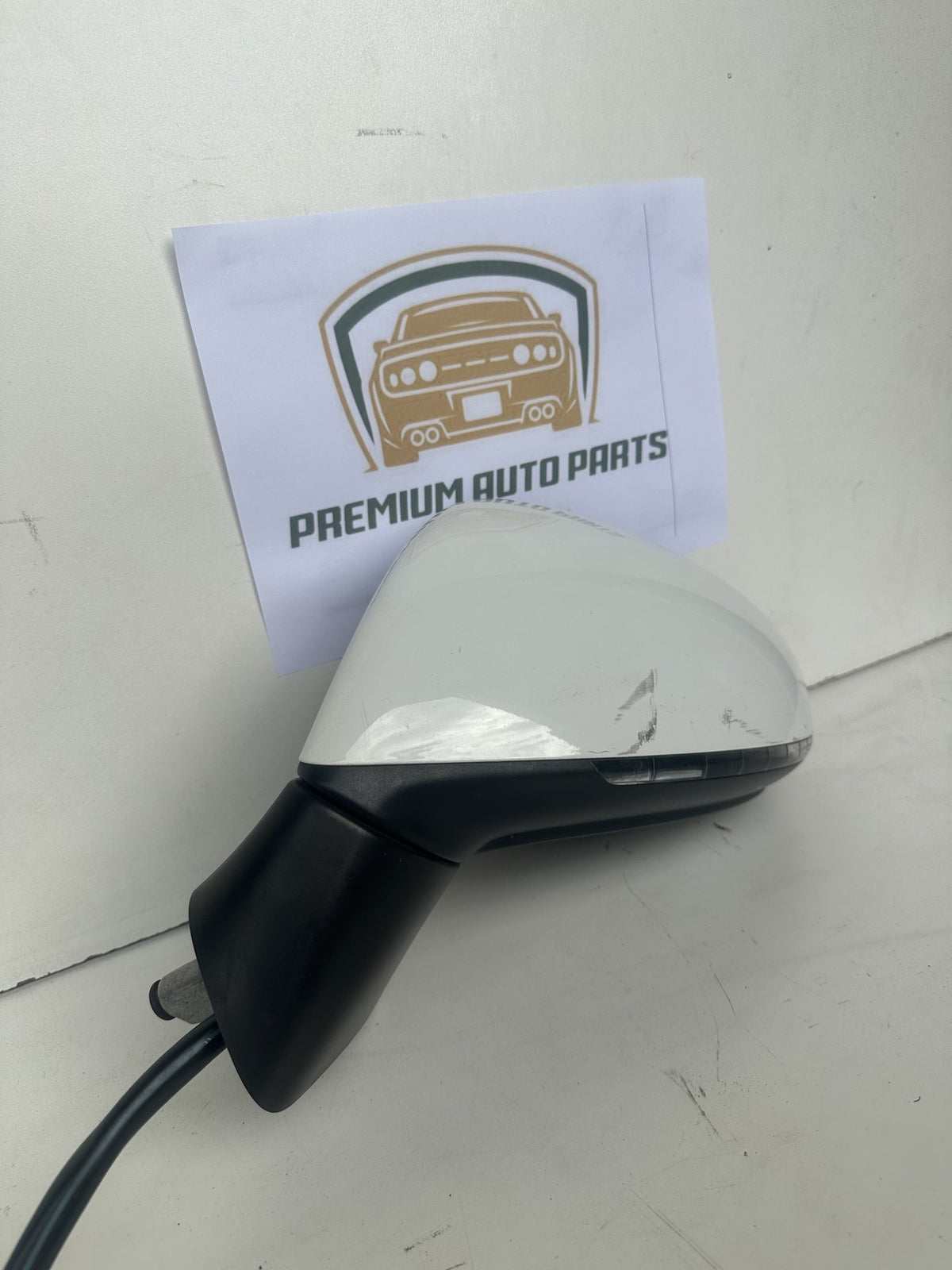2010-2018 Volkswagen Touareg MK2- 7P SUV Left Door Mirror 021095