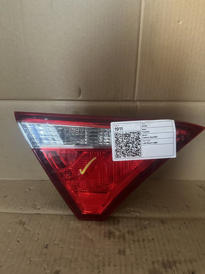 2016 Toyota Camry Sedan Left Boot Light 198555-01