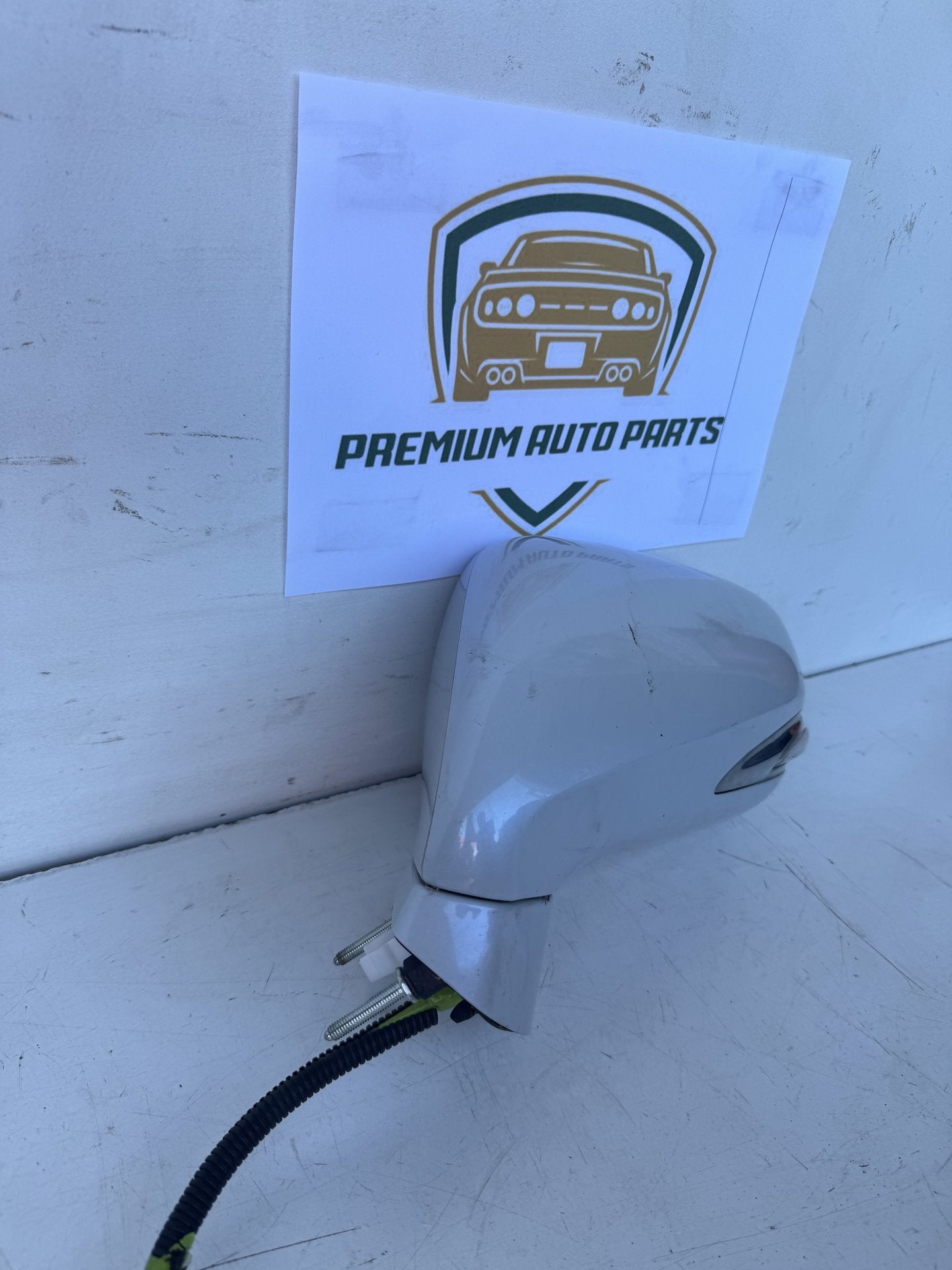2010  E20 Left Door Mirror