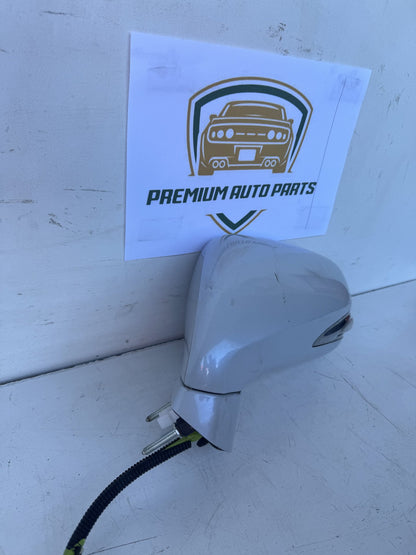 2010  E20 Left Door Mirror