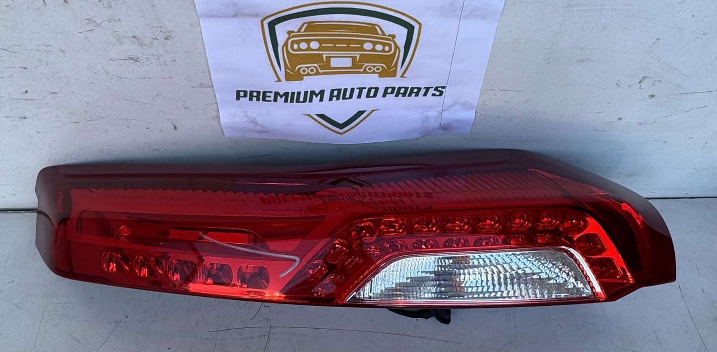 2010   Right Taillight