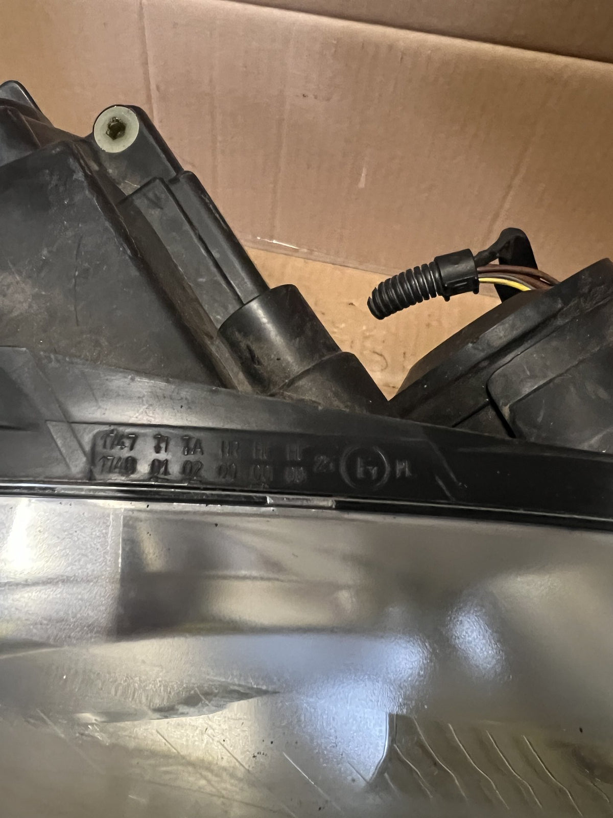 2005 Volkswagen Golf - Right Headlight