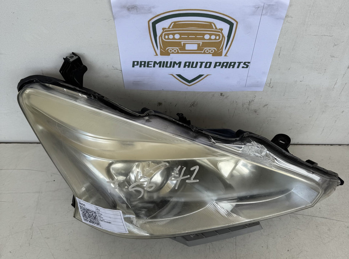 2014 Nissan Altima Right Headlight