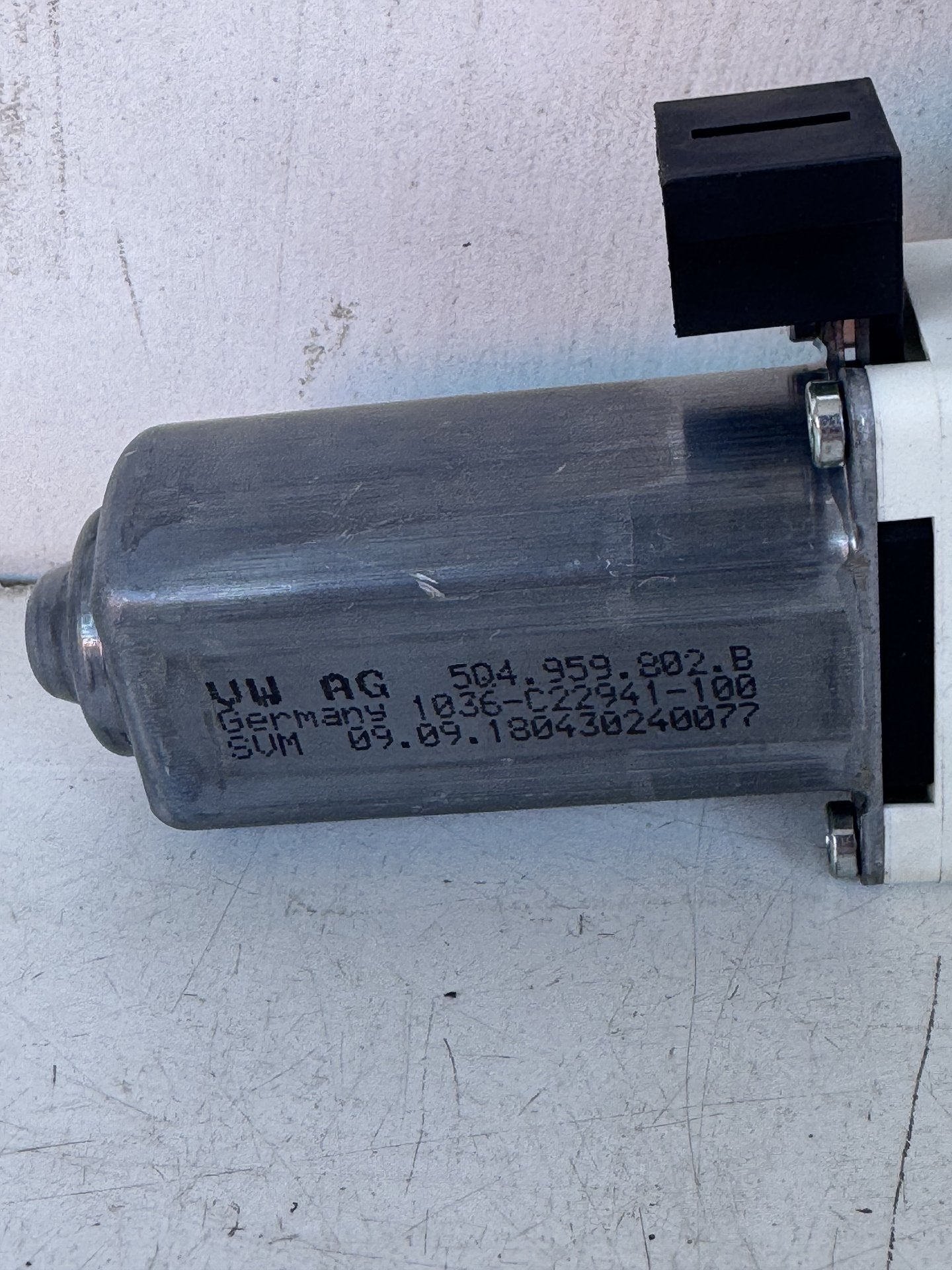 2019 Volkswagen Golf Station Wagon RIGHT FRONT WINDOW MOTOR