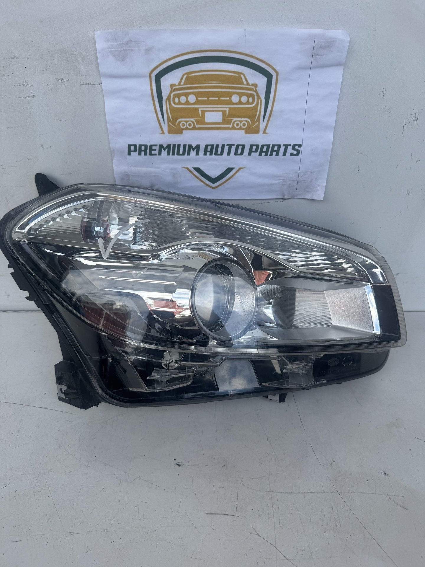 2010   Right Headlight