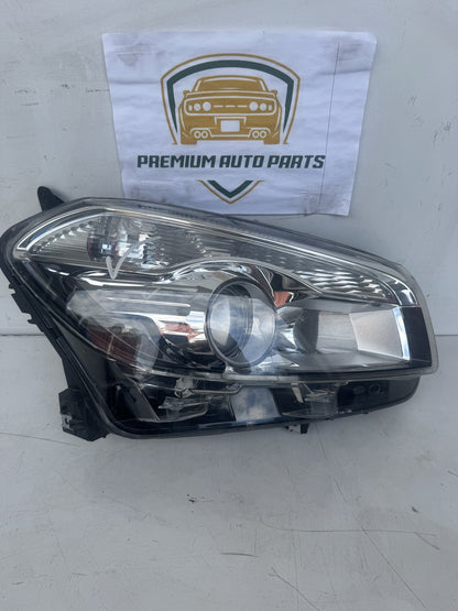 2010   Right Headlight