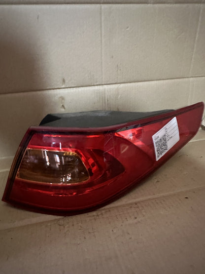 2015 Kia Optima - Right Taillight