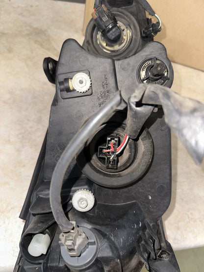 2004 Toyota Camry Sedan Left Headlight 81150