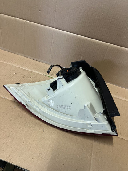 2005 Volkswagen Golf - Right Taillight