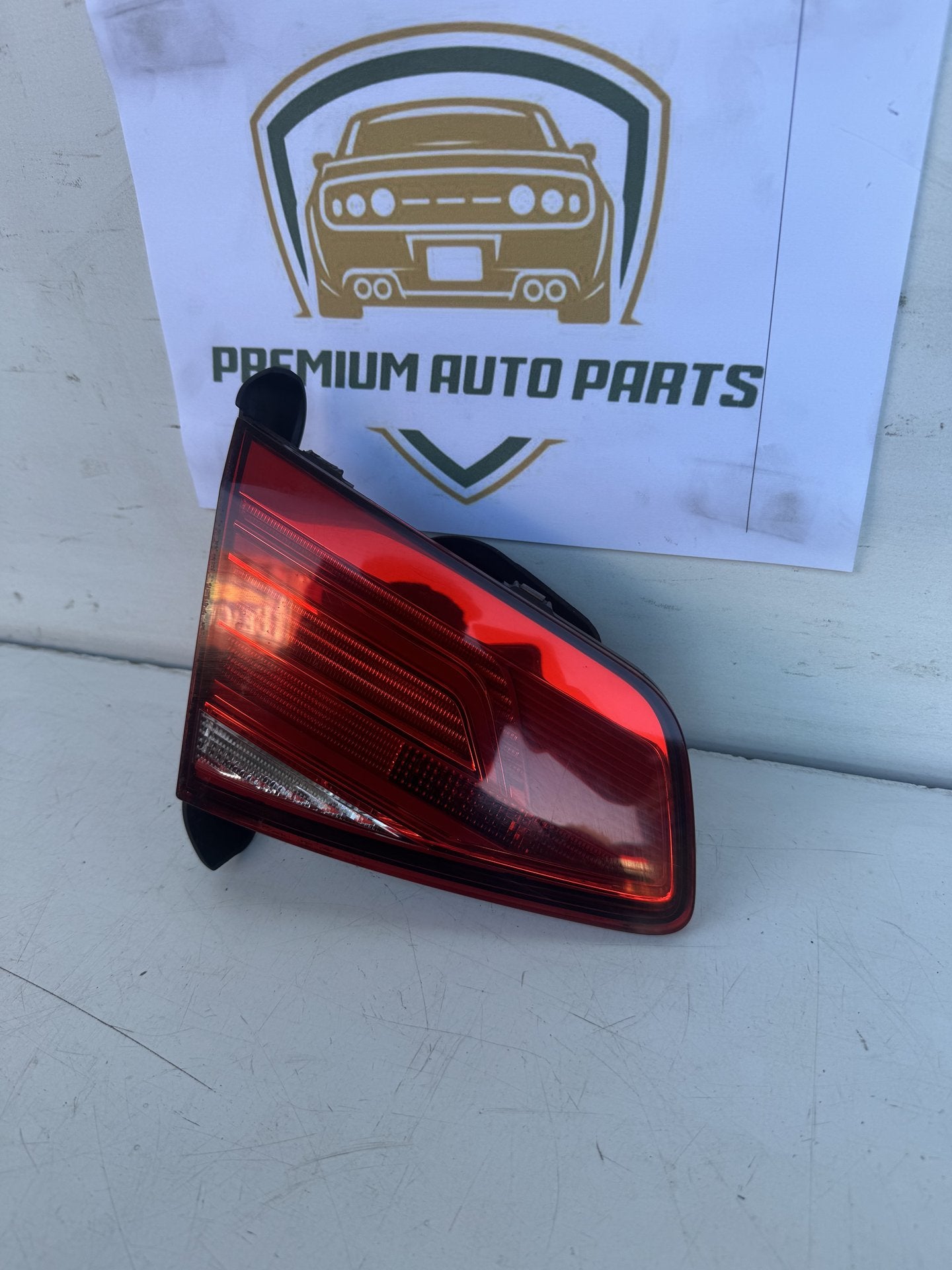 2018   Left Bootlid Light
