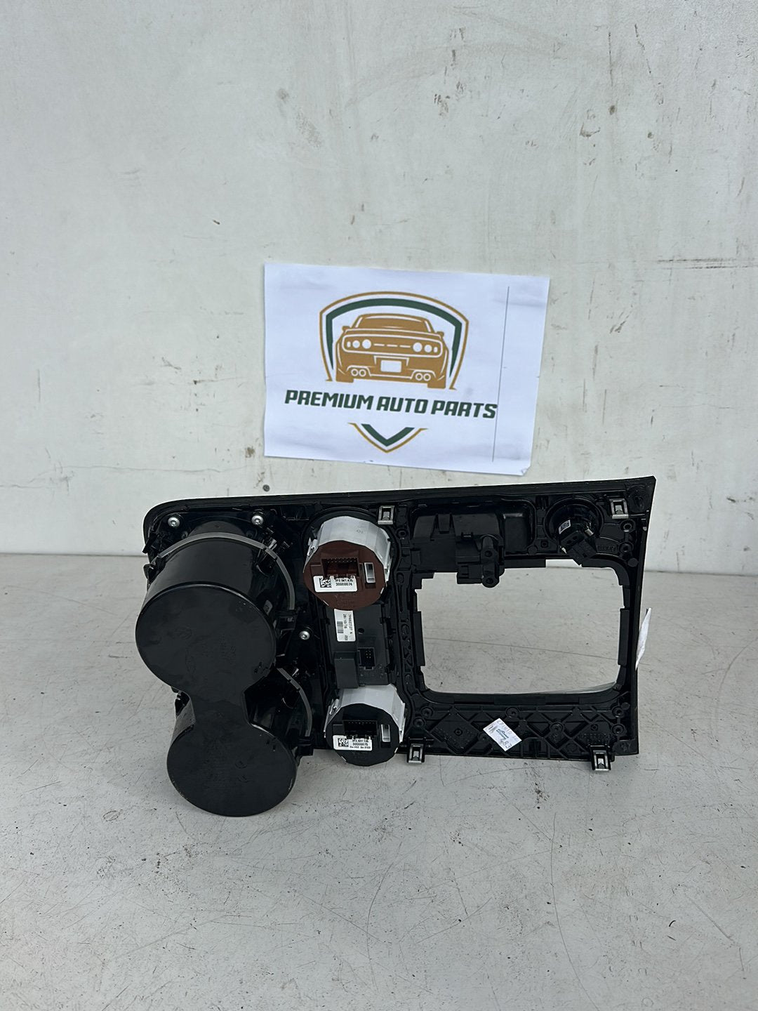 2016 Volkswagen Touareg Station Wagon Cup Holder