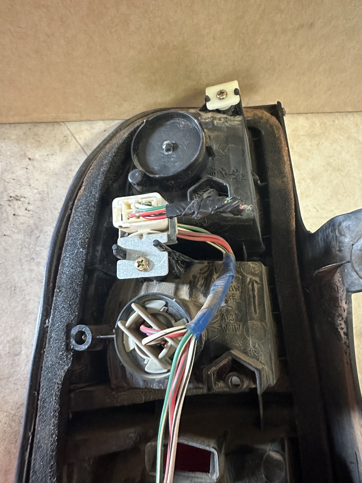 2001 Toyota Land Cruiser SUV Right Taillight 6088