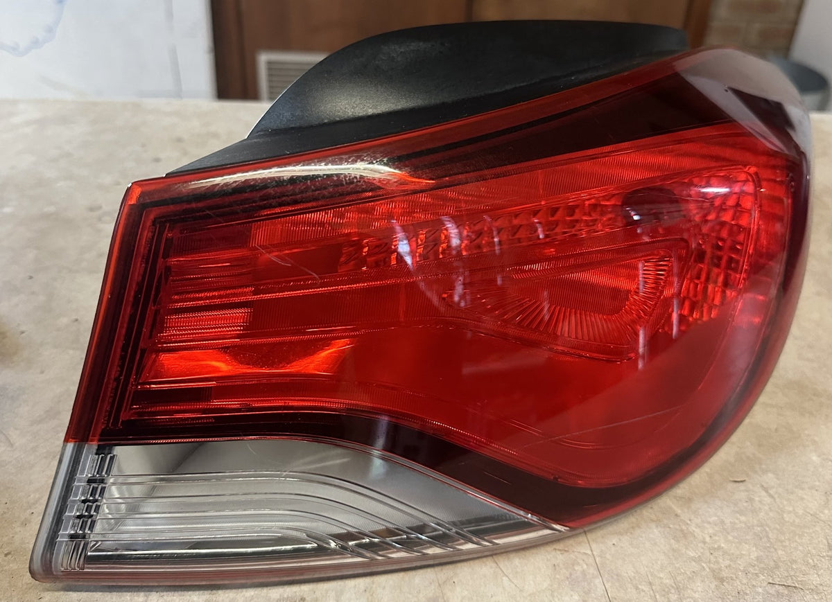 2011-2016 Hyundai Elantra Active DG41E - Right Taillight