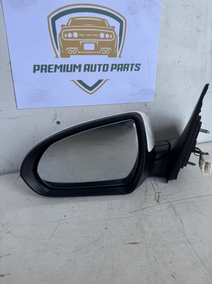 2017 Hyundai Elantra Left Door Mirror E4 044782