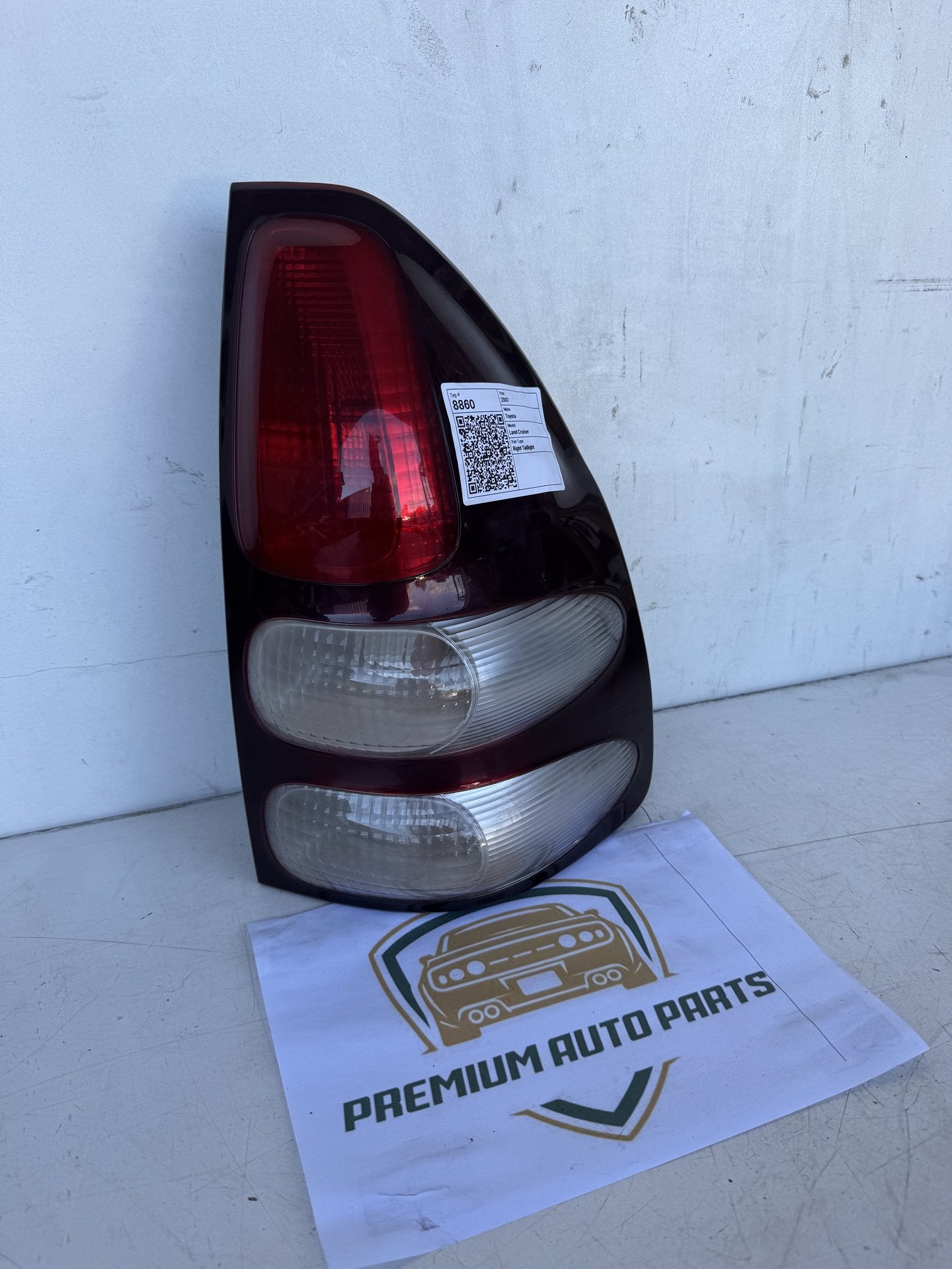 2007 Toyota Land Cruiser Station Wagon Right Taillight