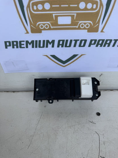 2015  U50 Master Power Window Switch