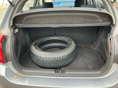 2004 Toyota Corolla Ascent E120Hatchback 
Toyota
Corolla
