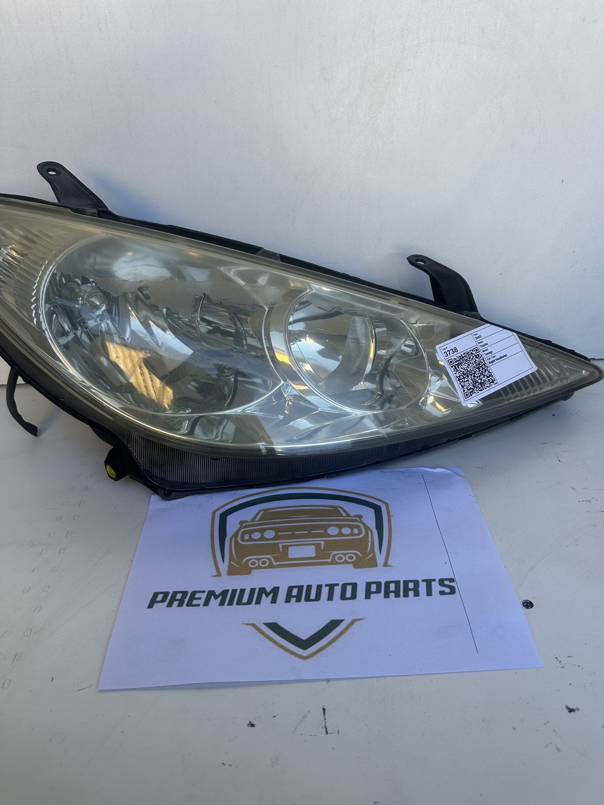 2005 Toyota Tarago R30 Station Wagon Right Headlight KOITO 28-163